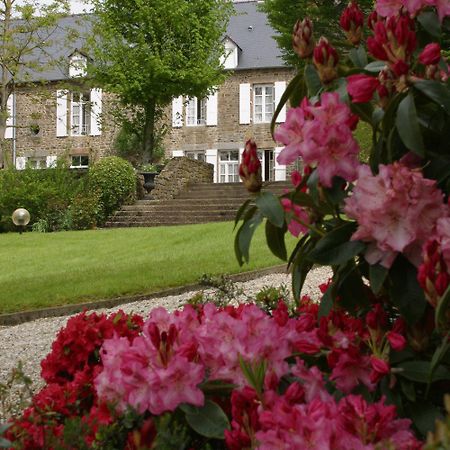 Logis Hotel Du Chateau Combourg Étterem fotó