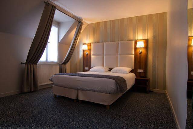Logis Hotel Du Chateau Combourg Kültér fotó