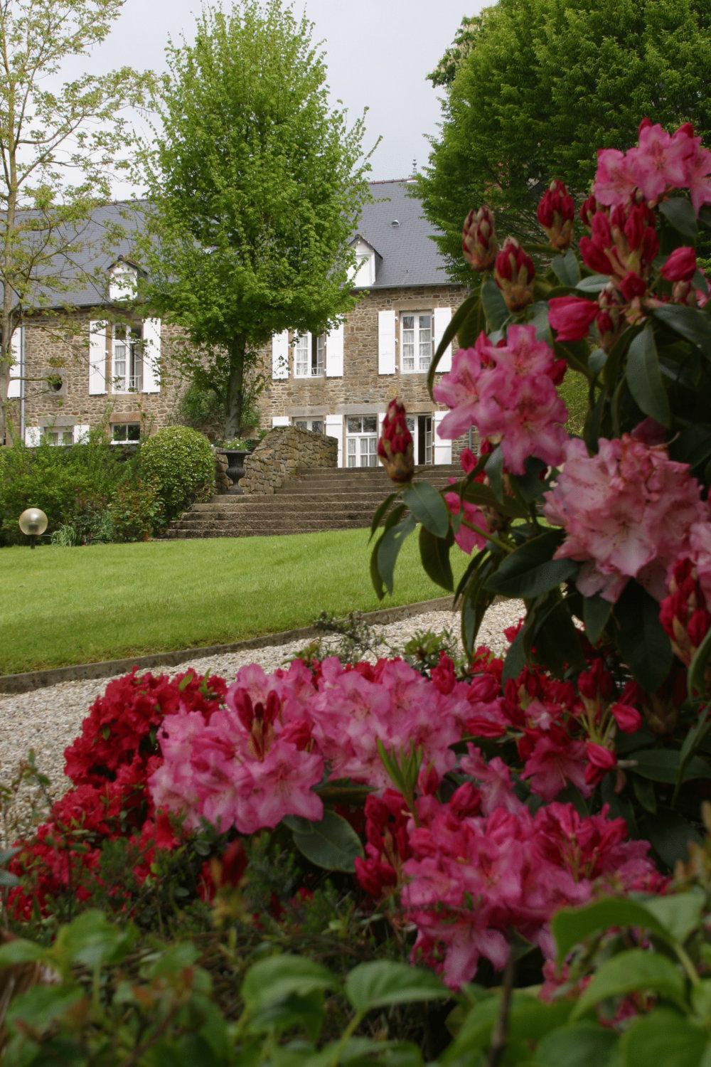 Logis Hotel Du Chateau Combourg Étterem fotó