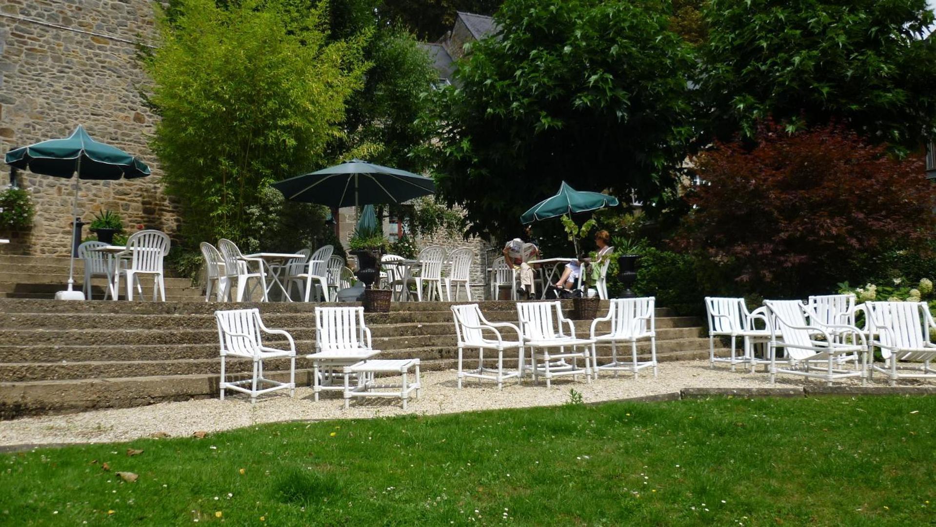 Logis Hotel Du Chateau Combourg Kültér fotó