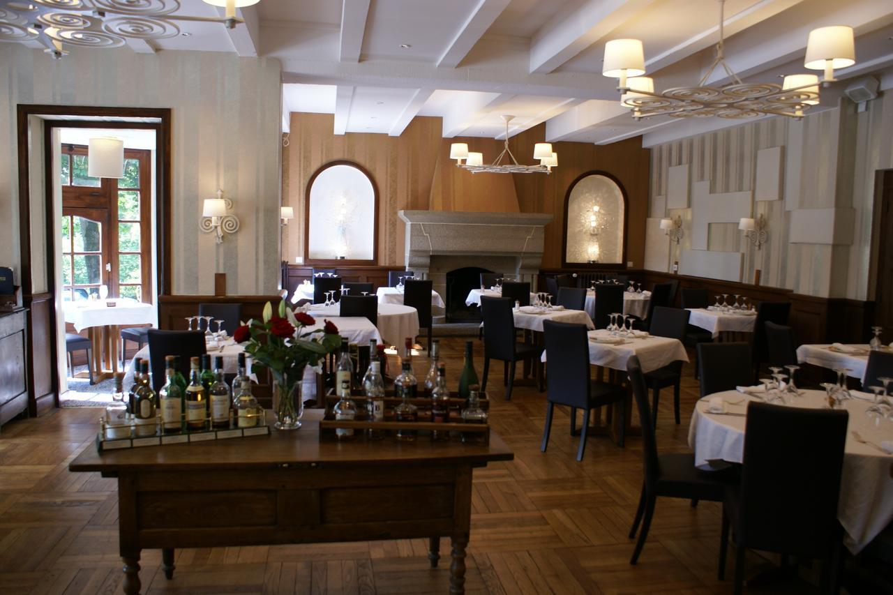 Logis Hotel Du Chateau Combourg Kültér fotó